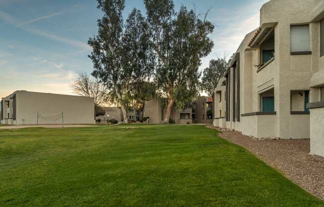 Riverstone outside view of apartments with nice lush landscape