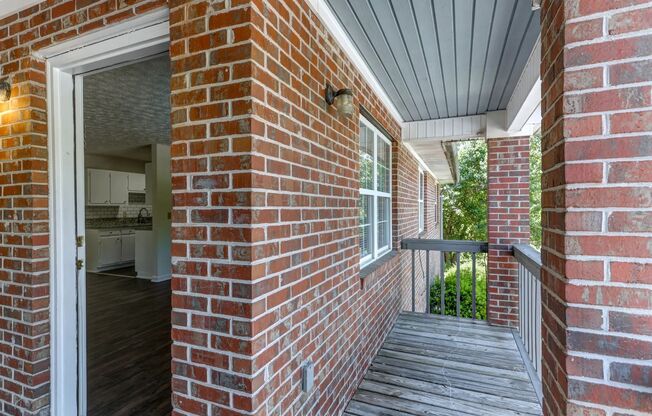 2 beds, 1 bath, 940 sqft, $1,325, Unit F8