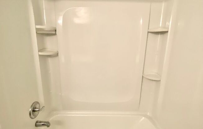 2 beds, 1 bath, 850 sqft, $1,345, Unit 907