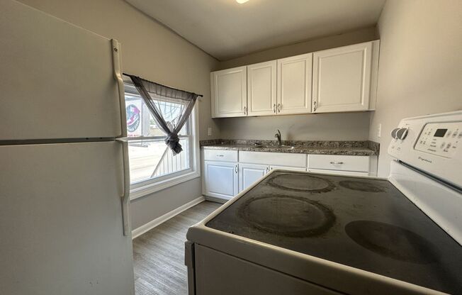 1 bed, 1 bath, $1,150, Unit Apt A