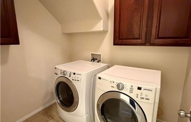 3 beds, 2.5 baths, $2,150