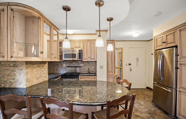 1 bed, 1 bath, $3,600, Unit 5L
