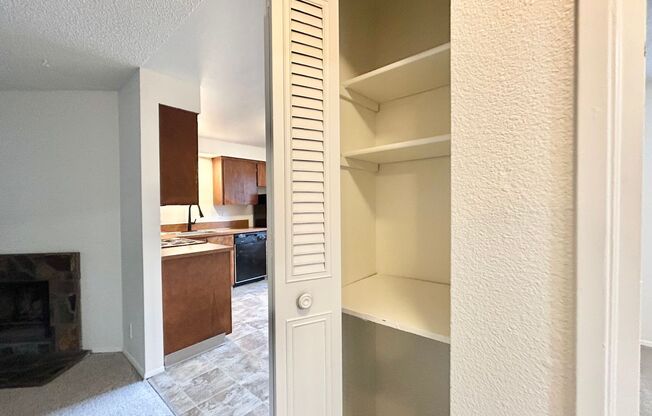 2 beds, 1 bath, 720 sqft, $1,125, Unit 5