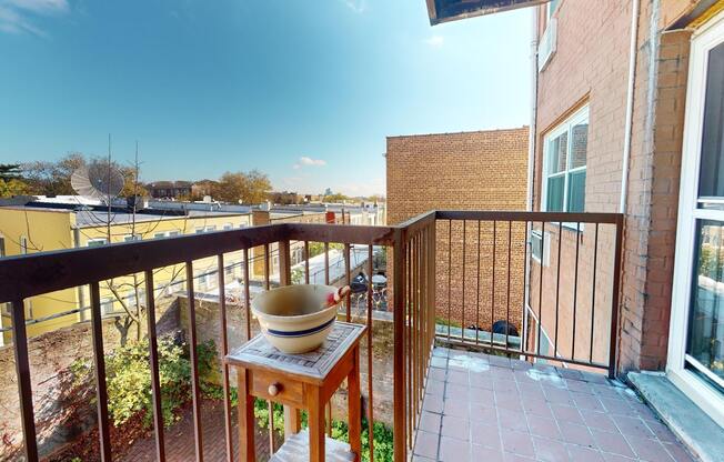 2 beds, 1 bath, $4,200, Unit 4B