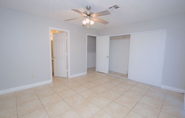 2 beds, 2 baths, $1,200, Unit # #C