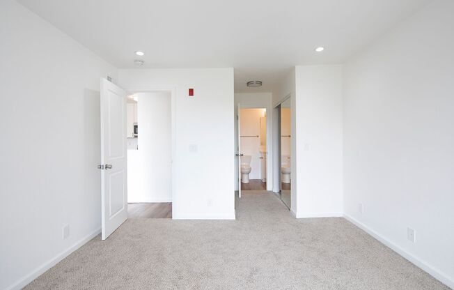 2 beds, 2 baths, 965 sqft, $2,895, Unit 319