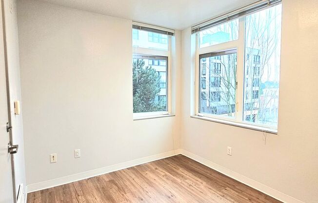 Studio, 1 bath, 122 sqft, $950