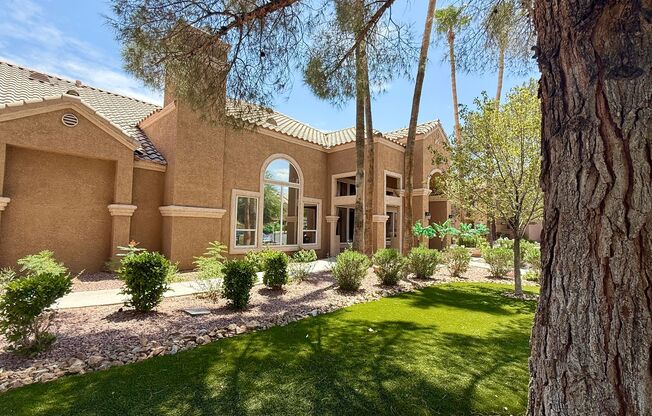 1 bed, 1 bath, $1,250, Unit # 2011