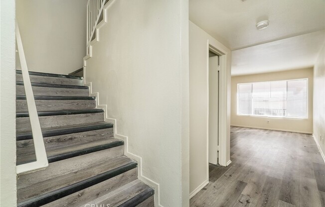 1451 W 105 ST