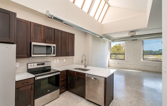 2 beds, 2 baths, $1,959, Unit 875 Michigan Ave Apt. 402