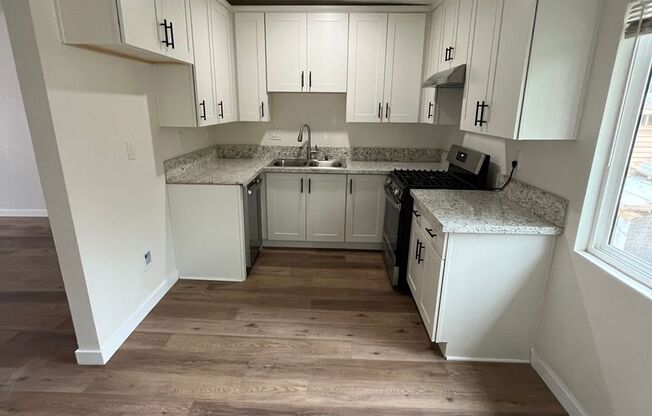 425-431 N. Holliston