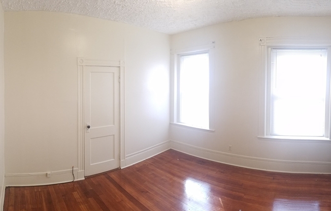 2 beds, 1 bath, $2,150, Unit 1