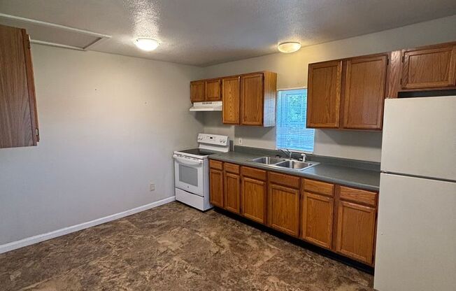 2 beds, 1 bath, $1,550