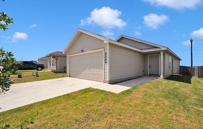 Beautiful Rental Home Located near 410 and Old Pearsall Rd.