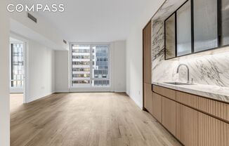 135 E 47 ST