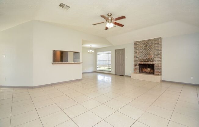 Great 3 bed/2 bath Rental House with Yard in Southwest Houston !