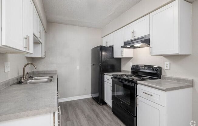 2 beds, 1 bath, $1,300, Unit 2206C