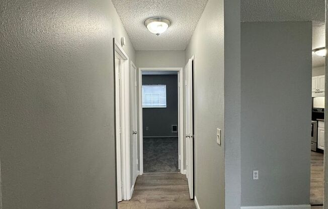 2 beds, 1 bath, 840 sqft, $1,350, Unit 717