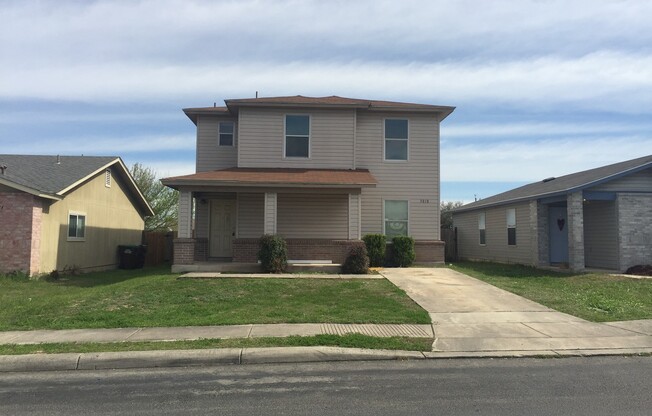 ~~$300 Off 3rd Months Rent~~Spacious 4 bedroom 2 bath Available for Immediate Move In