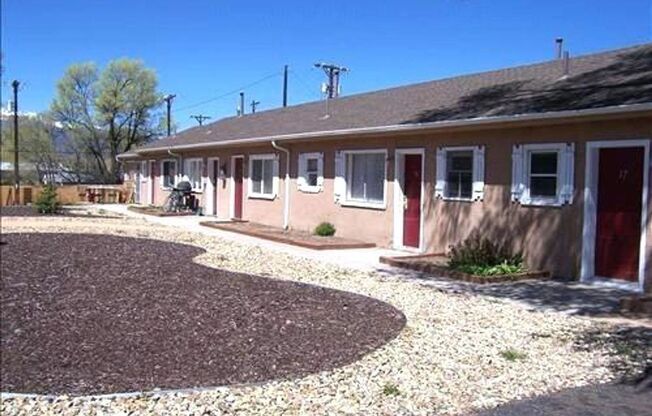 2 beds, 1 bath, 602 sqft, $890, Unit Unit 18