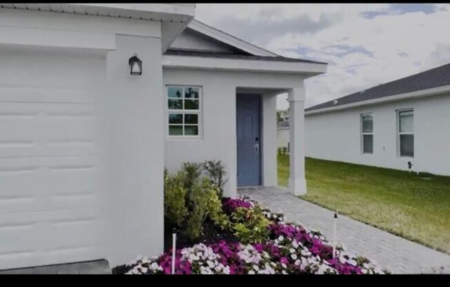 WOW! Fantastic 3 Bed, 2 Bath home.  Prior Lennar Model Home. Water Included.