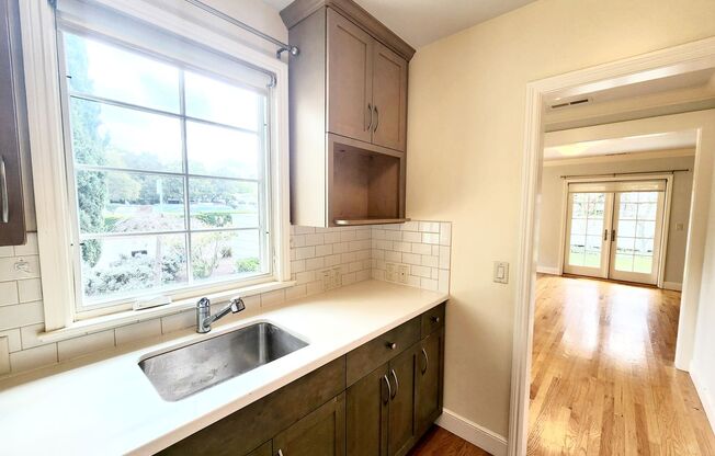 Amazing 1 bedroom with private backyard and garage