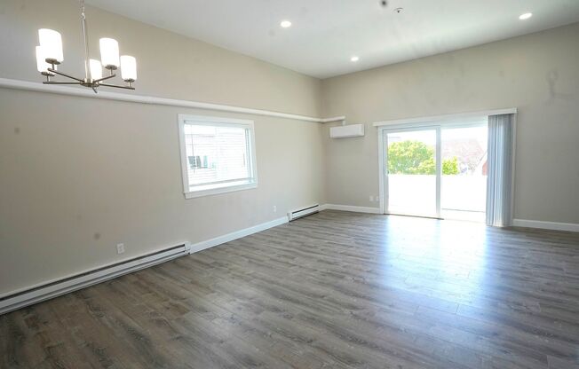 2 beds, 1 bath, 1,050 sqft, $2,900, Unit 81-5