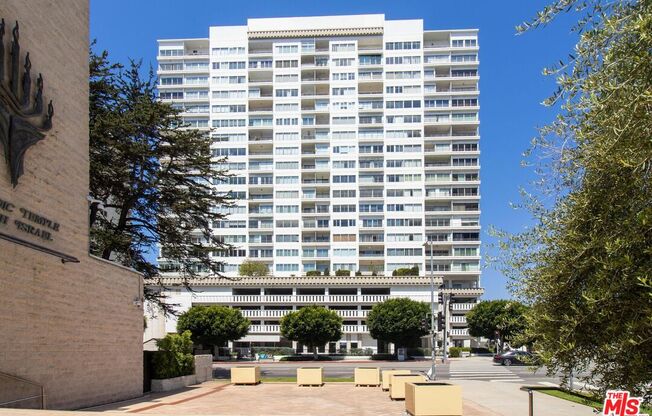 2 beds, 1.8 baths, 1,114 sqft, $5,400, Unit 1703