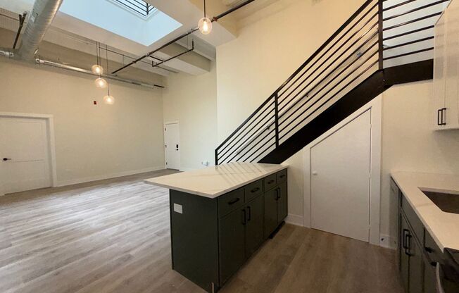 2 beds, 2 baths, 1,000 sqft, $4,985, Unit 201