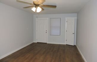 2 beds, 1 bath, $1,250, Unit UNIT A