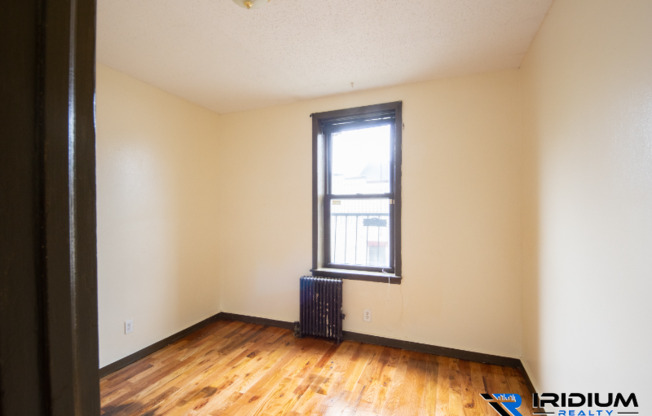 425 ROSE AVE