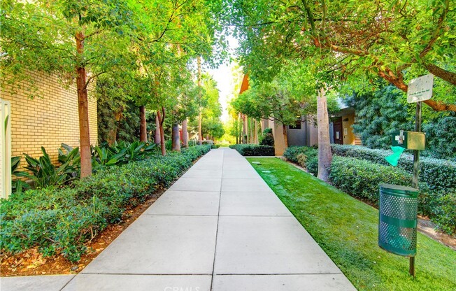 3 beds, 2.5 baths, 1,490 sqft, $4,500, Unit 231
