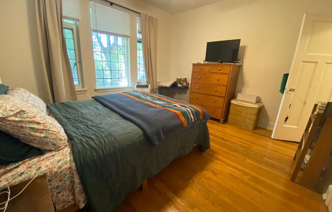 2562 Prospect