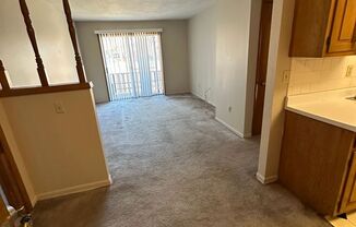 2 beds, 1 bath, 775 sqft, $775, Unit 820 N Holden Apt 06