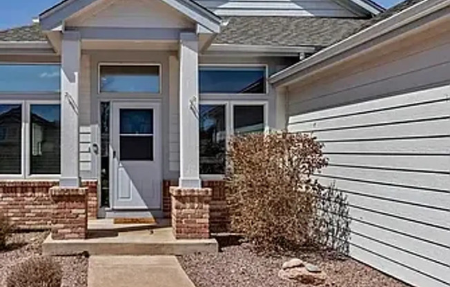 Beautiful 4 bedroom off Barnes and Charlotte Parkway