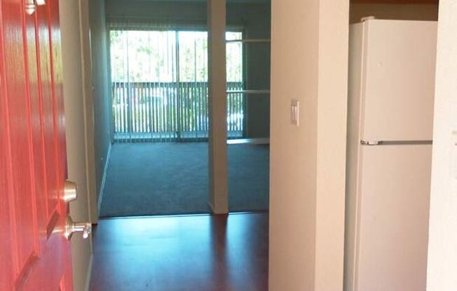 2 beds, 1 bath, 918 sqft, $2,480, Unit 180