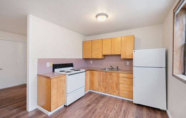 Studio, 1 bath, 400 sqft, $1,150, Unit A05