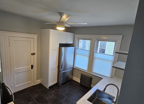 2 beds, 1 bath, 1,232 sqft, $2,700, Unit 2