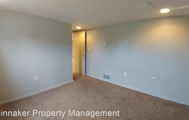 2107 S Ainsworth Ave