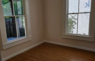 2 beds, 1 bath, $1,600, Unit Duplex