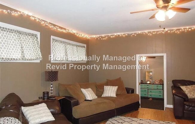 Large 4 Bedroom Home near U of M!! (yard care included!)
