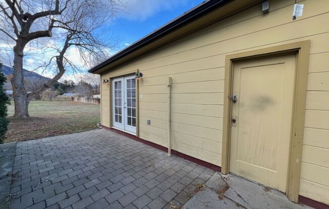 3 beds, 1 bath, $2,595