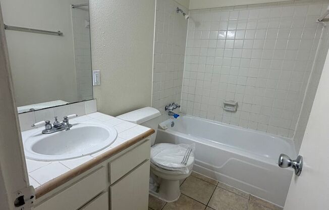 2 beds, 2 baths, 900 sqft, $1,399, Unit LAW7-213