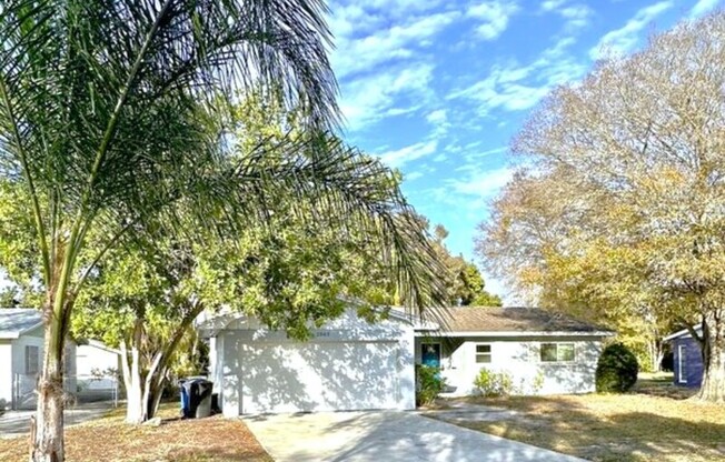 2565 Granada Circle West