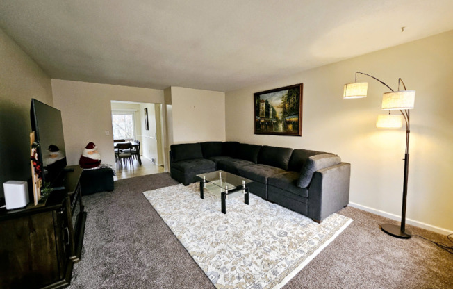 2580 32 ST SE