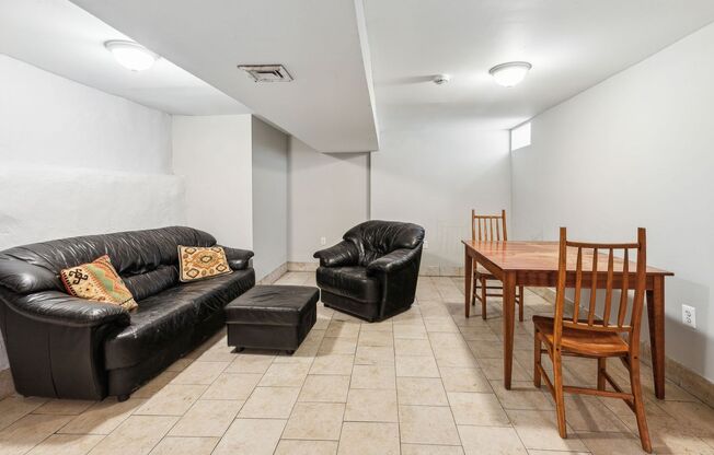 5 beds, 4.5 baths, 1,500 sqft, $3,600, Unit 3414 - A