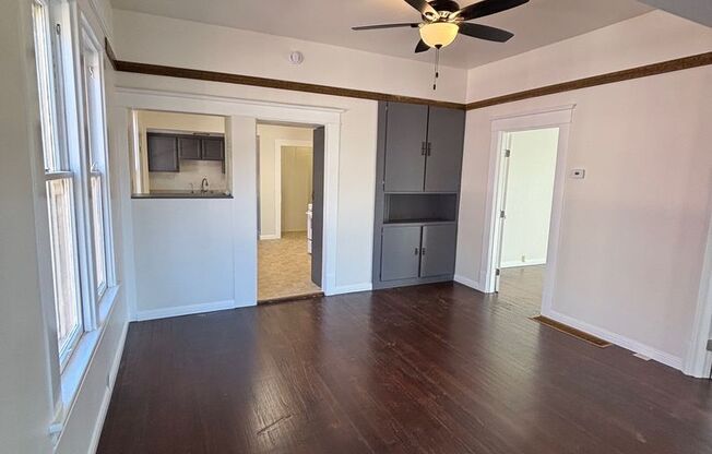 2 beds, 1 bath, $2,850, Unit 720 Beaver Street