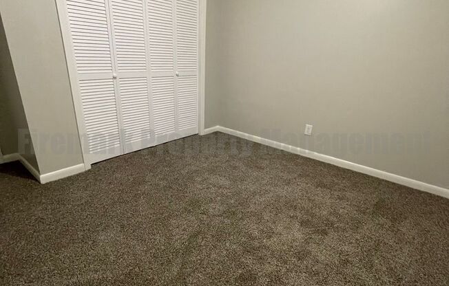 2 beds, 1 bath, 800 sqft, $800, Unit B7