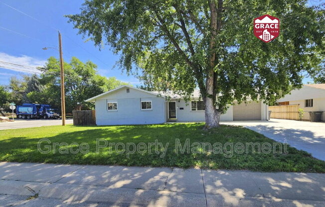 700 S MILLER AVE