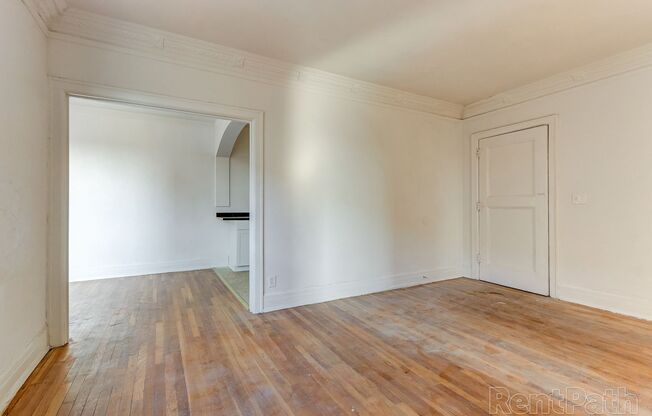 2 beds, 1 bath, 635 sqft, $1,313, Unit 408